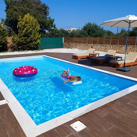 Drosoula 3bdr Private Swimming Pool Apartment *